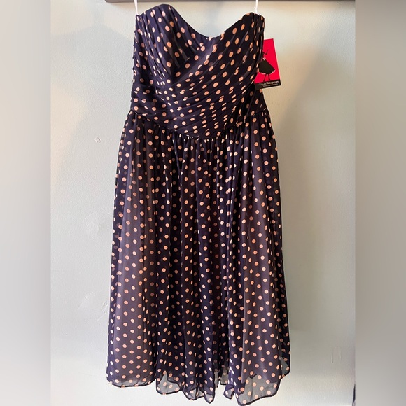 Unique Vintage Strapless polka dot dress - Picture 5 of 5